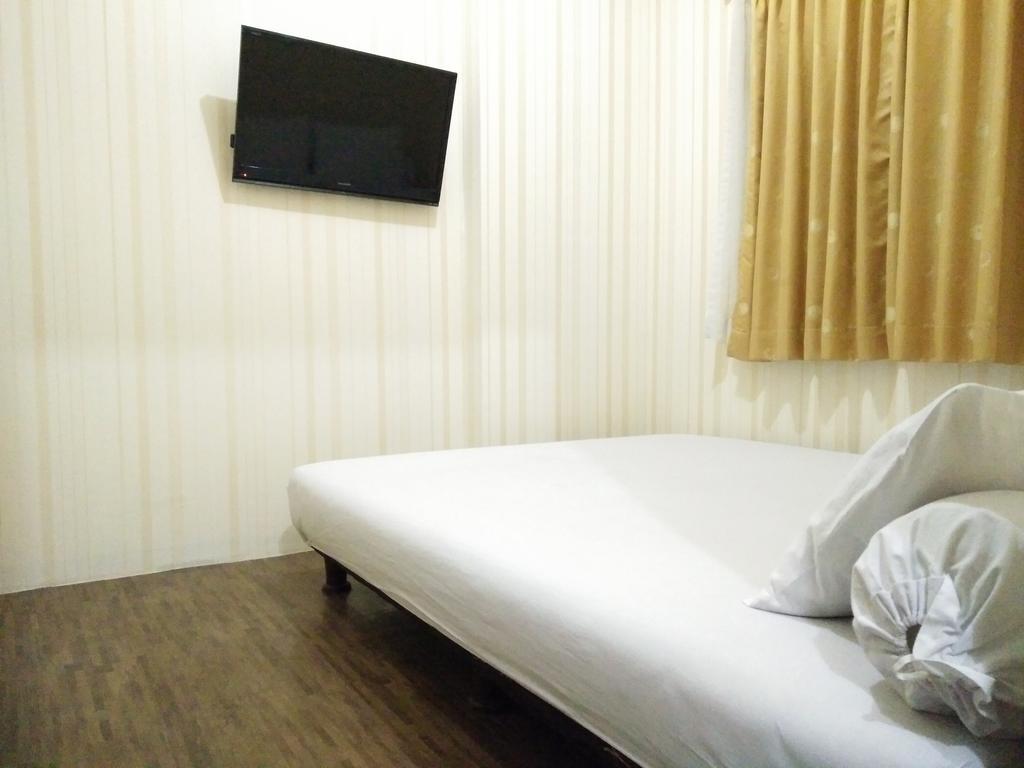 Apartment The Suites Metro By Yudis Bandung Room photo